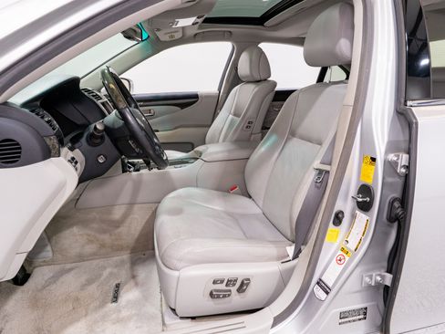 Used 2012 Lexus LS 460 w/ Comfort Pkg image 15