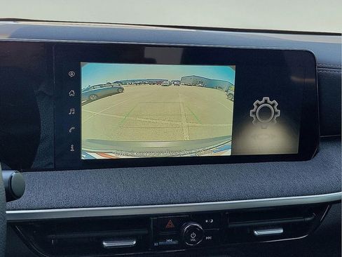 Used 2025 Nissan Kicks SV FWD image 15