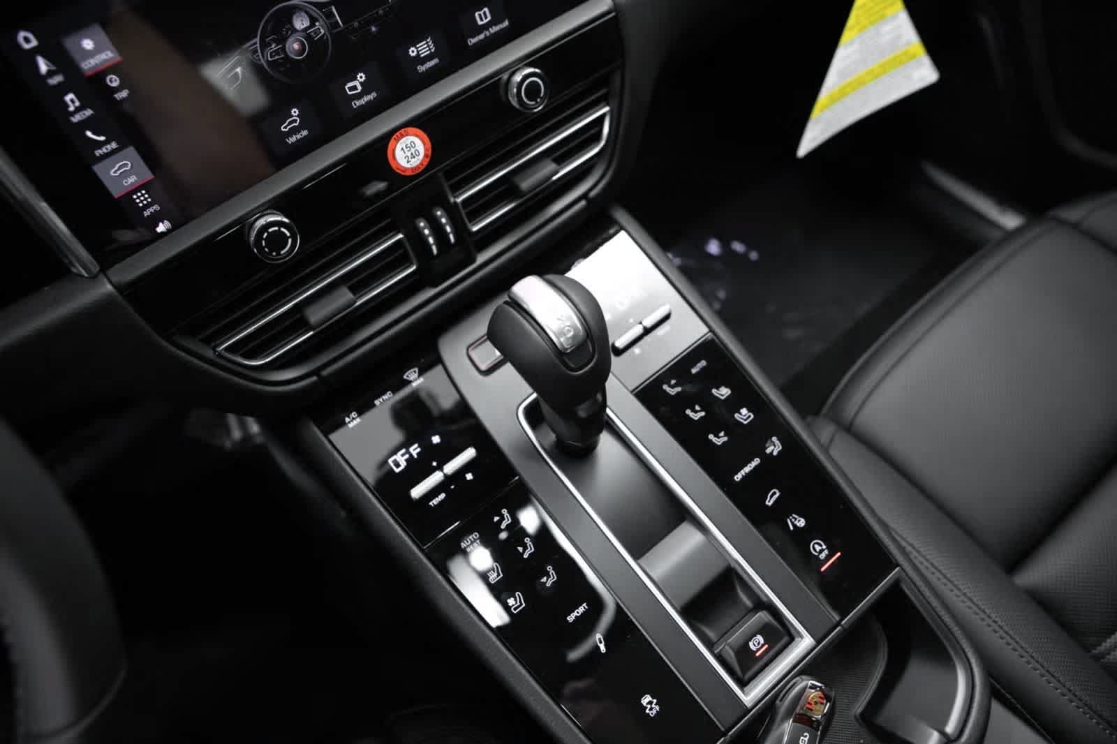 Certified 2026 Porsche Macan S AWD/4WD image 27