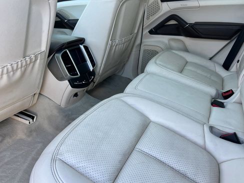 Used 2017 Porsche Cayenne S image 28