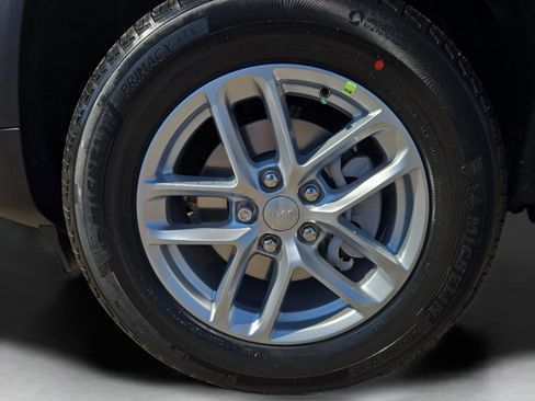 New 2025 Jeep Grand Cherokee Laredo image 25