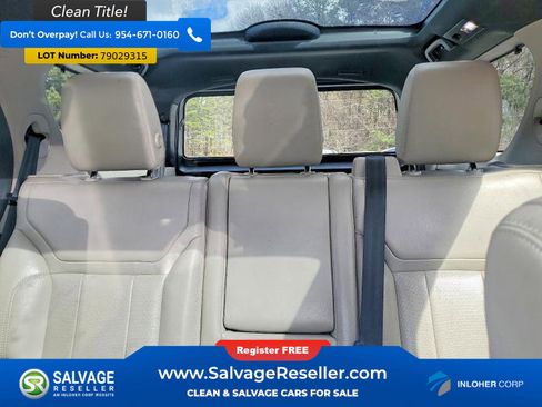 Used 2017 Land Rover Discovery SE AWD/4WD image 13