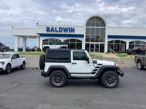 Used 2012 Jeep Wrangler Sport AWD/4WD image 8