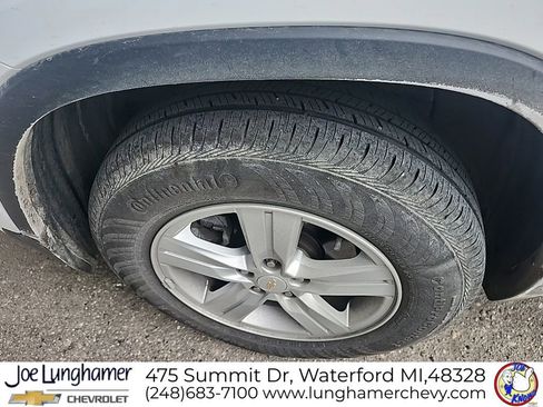 Used 2022 Chevrolet Trax LT w/ LT Convenience Package image 6