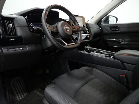 Used 2025 Nissan Pathfinder SV AWD/4WD image 11