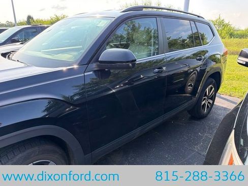 Used 2023 Volkswagen Atlas SE AWD/4WD image 2