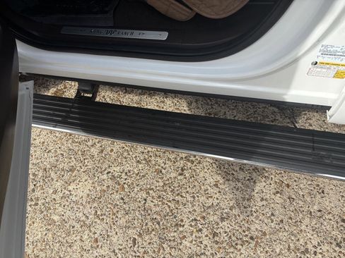 Used 2024 Ford Expedition Max King Ranch image 9