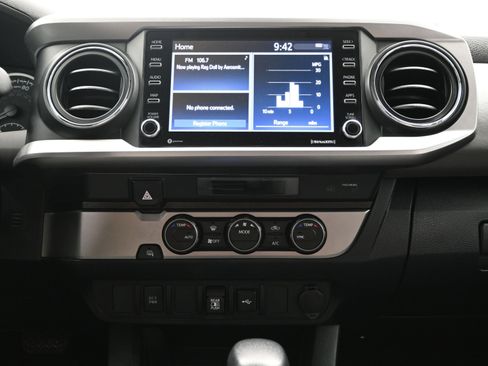 Used 2022 Toyota Tacoma SR5 image 17