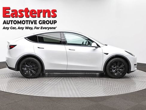 Used 2020 Tesla Model Y Long Range image 4