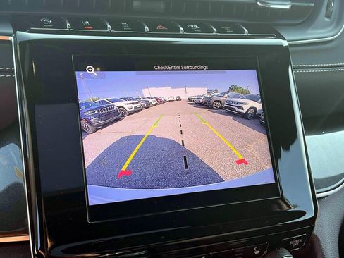 Certified 2023 Jeep Grand Cherokee Altitude image 33