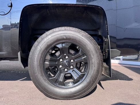 Used 2017 Chevrolet Silverado 1500 LTZ Z71 w/ Midnight Edition image 32