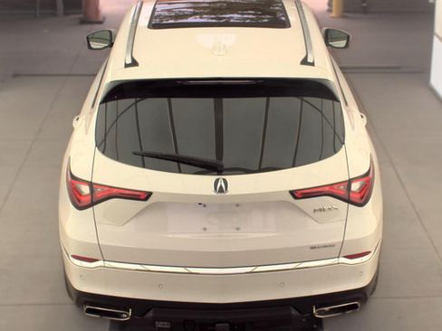 Used 2024 Acura MDX SH-AWD w/ Advance Package image 9