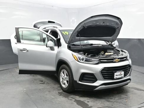 Used 2019 Chevrolet Trax LT w/ LT Convenience Package image 34