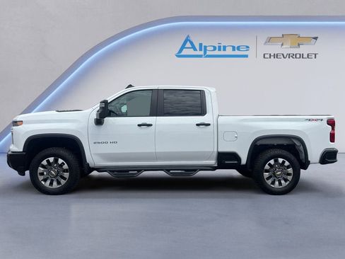 Used 2024 Chevrolet Silverado 2500 Custom w/ Custom Value Package AWD/4WD image 2