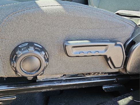 Used 2024 Jeep Gladiator Sport AWD/4WD image 18