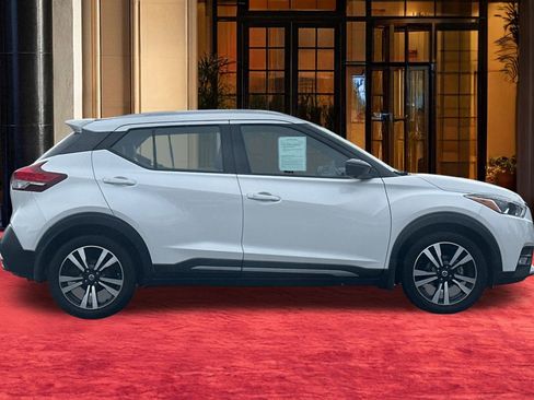 Used 2020 Nissan Kicks SR w/ SR Premium Package image 9