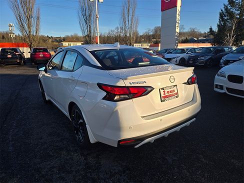 New 2025 Nissan Versa SR w/ Trunk Package image 4
