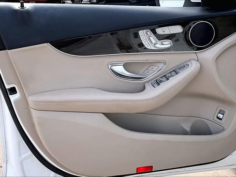 Used 2020 Mercedes-Benz C 300 4MATIC Sedan image 23