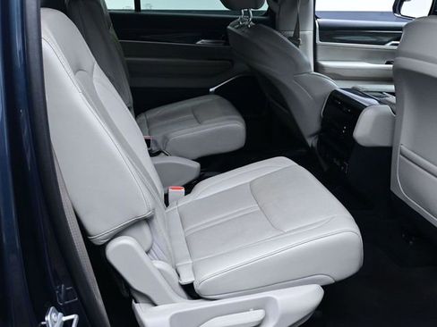Used 2022 Jeep Wagoneer Series III w/ Flexible Seating Group AWD/4WD image 26