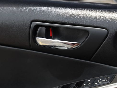 Used 2014 Lexus IS 350 w/ F Sport Package RWD image 46