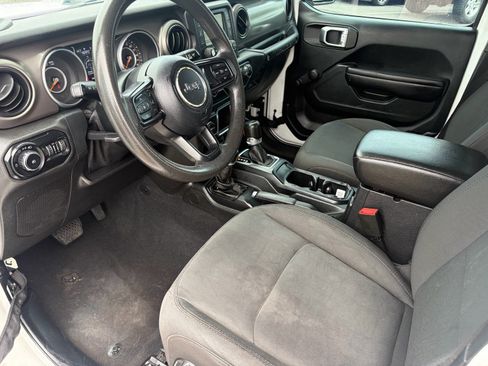 Used 2018 Jeep Wrangler Unlimited Sport AWD/4WD image 11