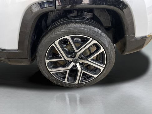 Used 2025 Jeep Compass Limited w/ Elite Group AWD/4WD image 8