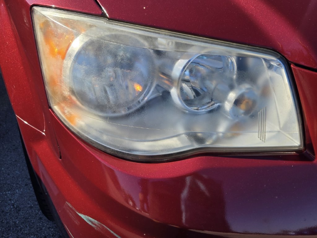 Used 2015 Chrysler Town & Country Touring FWD image 11