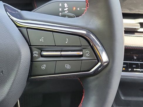 Used 2025 Chevrolet Equinox RS FWD image 17