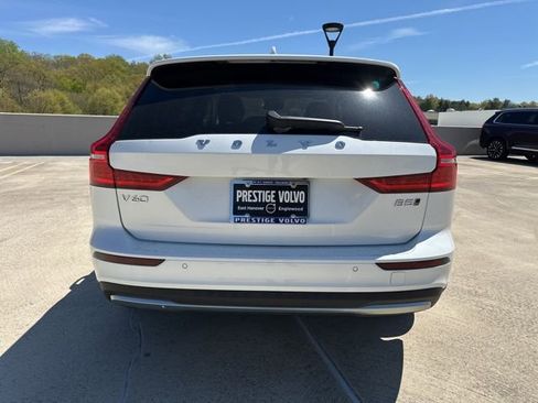 Certified 2025 Volvo V60 B5 Cross Country Plus AWD/4WD image 7
