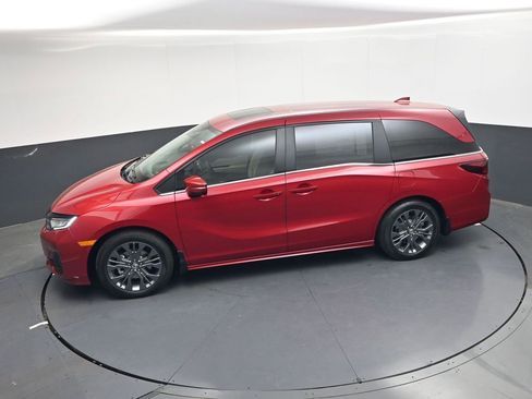 New 2026 Honda Odyssey Touring image 21