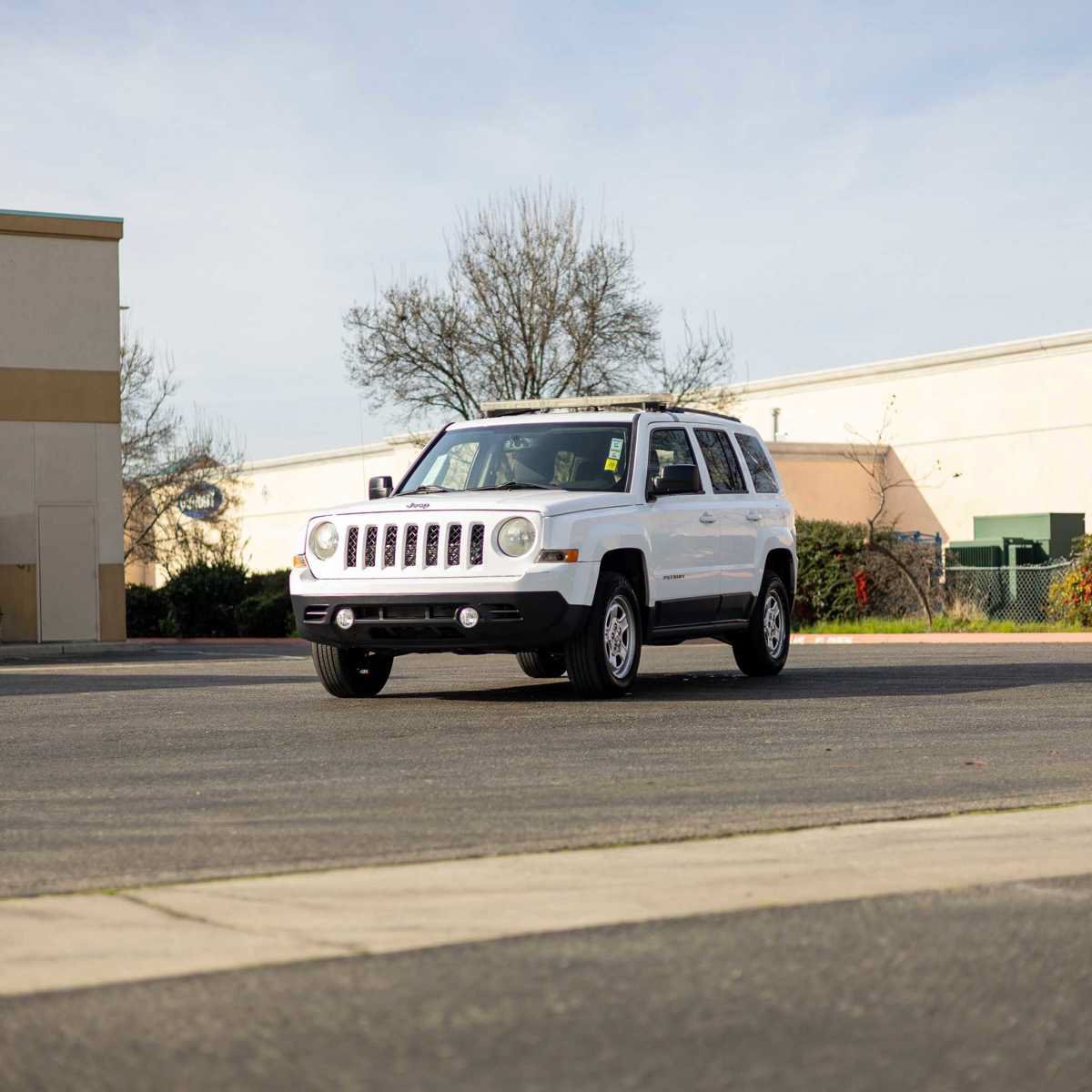 Used 2016 Jeep Patriot Sport w/ Power Value Group FWD image 3
