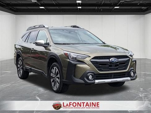 Used 2025 Subaru Outback Touring AWD/4WD image 7