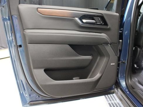 Used 2026 GMC Yukon XL Denali w/ Sun & Power Step Package AWD/4WD image 57