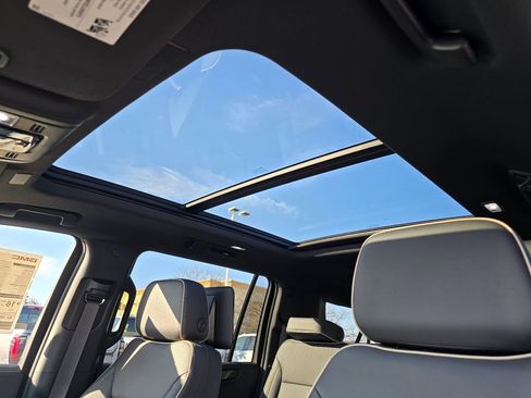 New 2026 GMC Yukon XL Elevation w/ Elevation Premium Package image 23