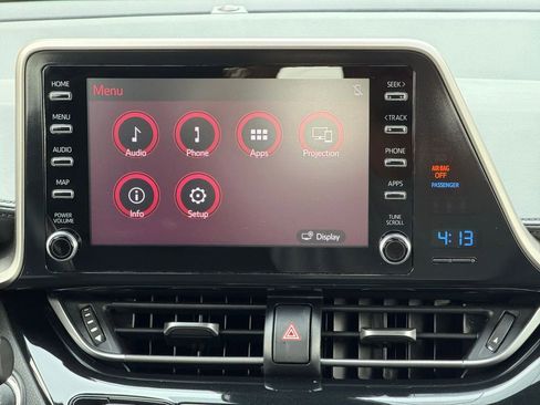 Used 2019 Toyota C-HR XLE FWD image 13