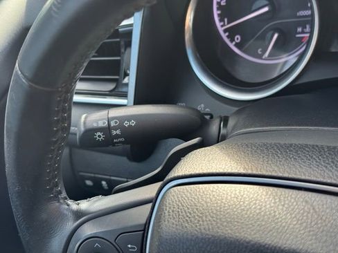 Used 2018 Toyota Camry SE w/ Moonroof Package FWD image 28