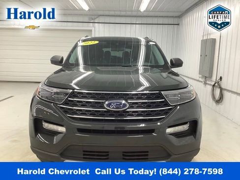 Used 2022 Ford Explorer XLT w/ Equipment Group 202A image 2