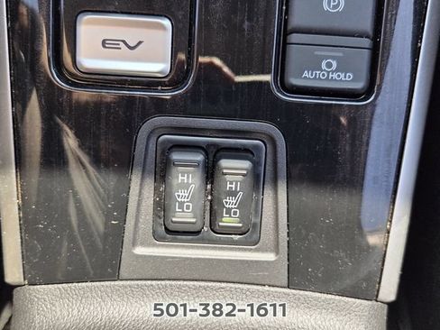 Used 2018 Mitsubishi Outlander SEL AWD/4WD image 25