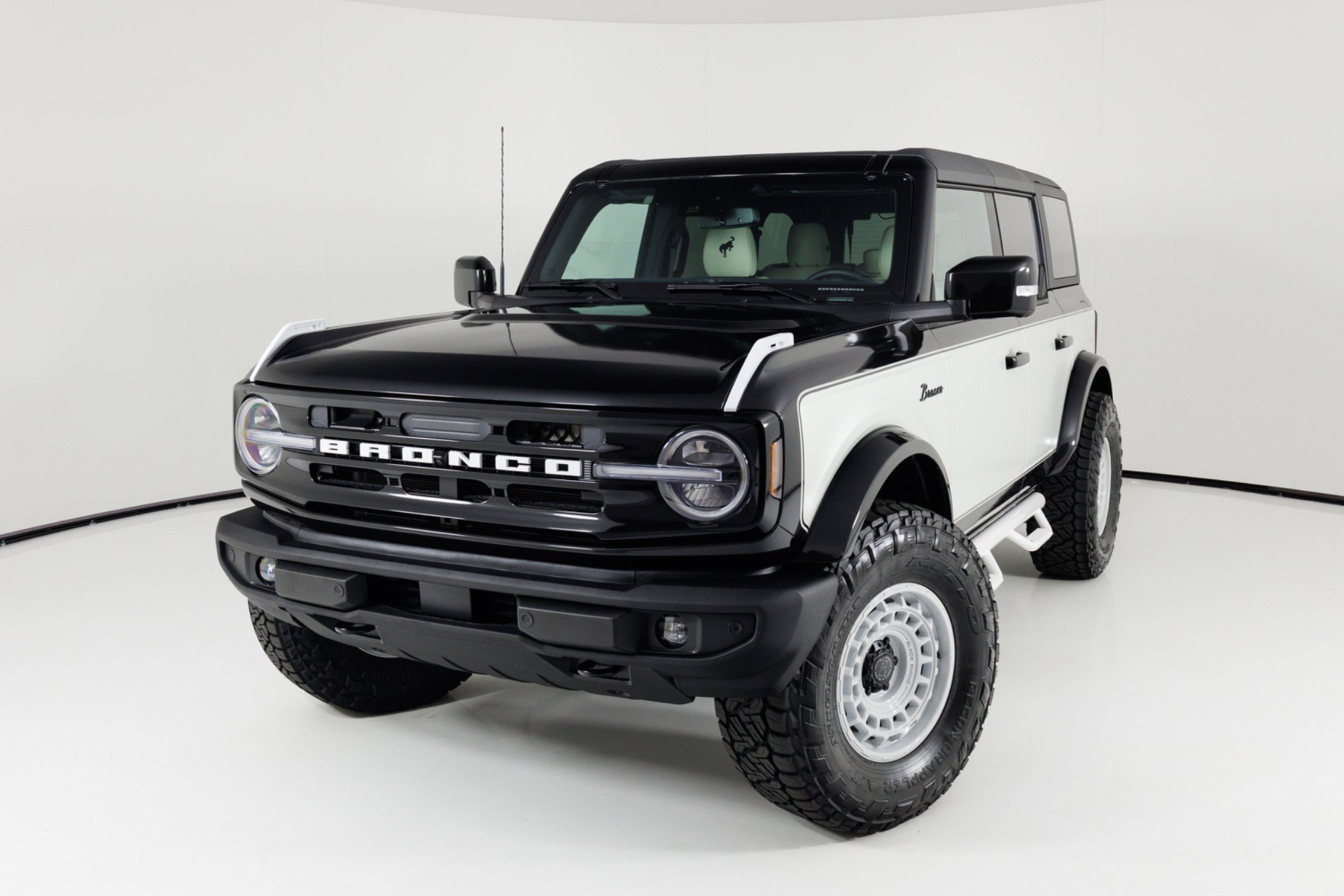 Used 2025 Ford Bronco Outer Banks AWD/4WD image 62