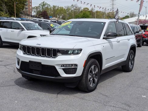 Used 2023 Jeep Grand Cherokee 4WD 4xe image 2