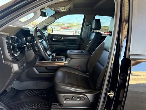 Used 2022 Chevrolet Silverado 1500 LT Trail Boss w/ LT Trail Boss Premium Package AWD/4WD image 14