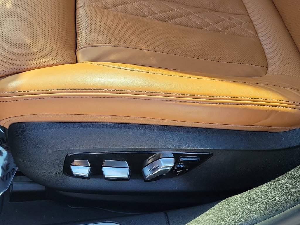 Used 2022 BMW 740i w/ Premium Package RWD image 27