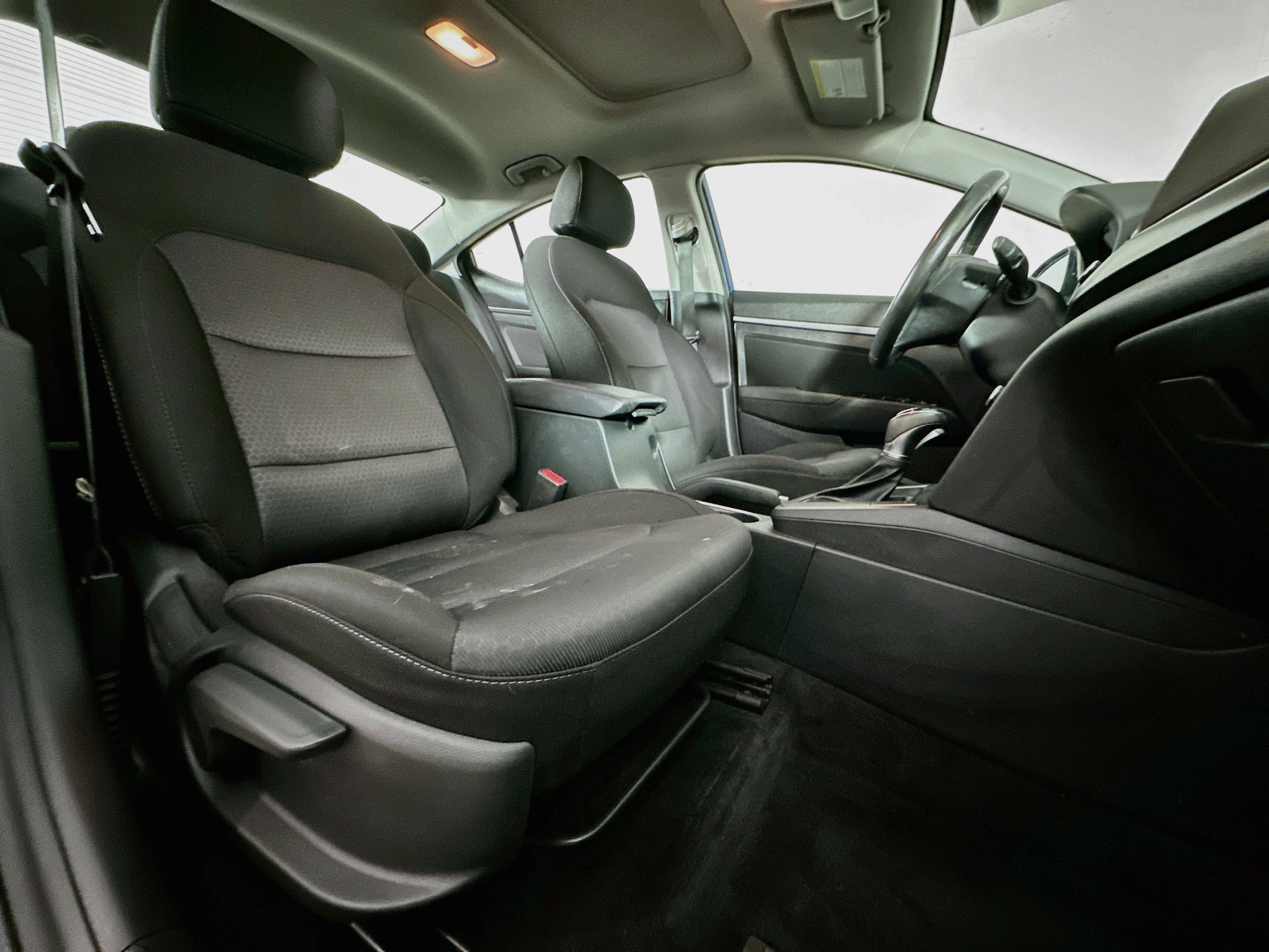 Used 2017 Hyundai Elantra Value Edition FWD image 30