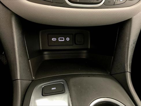 Used 2020 Chevrolet Equinox LT AWD/4WD image 16