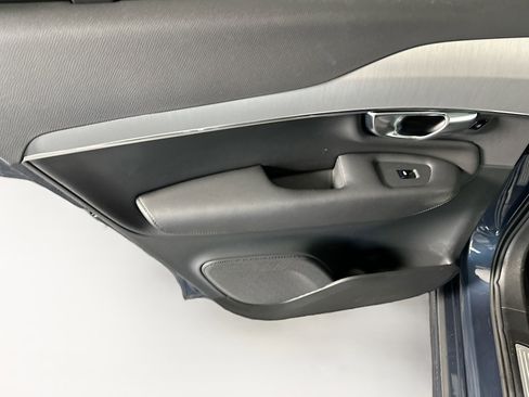 Used 2025 Volvo XC90 B5 Core image 27