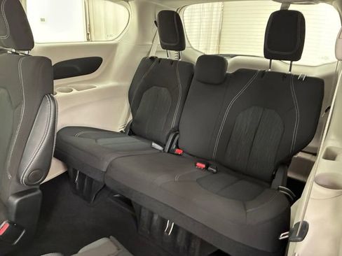 Used 2024 Chrysler Voyager LX FWD image 18