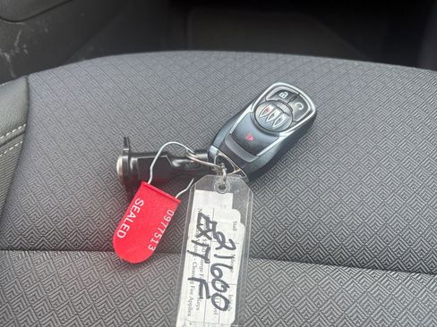 Used 2025 Buick Encore GX Preferred AWD/4WD image 22