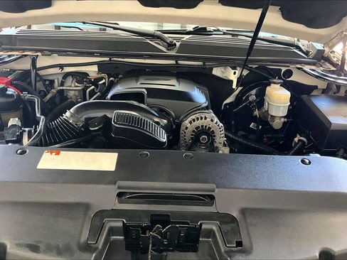 Used 2012 Cadillac Escalade Premium image 29