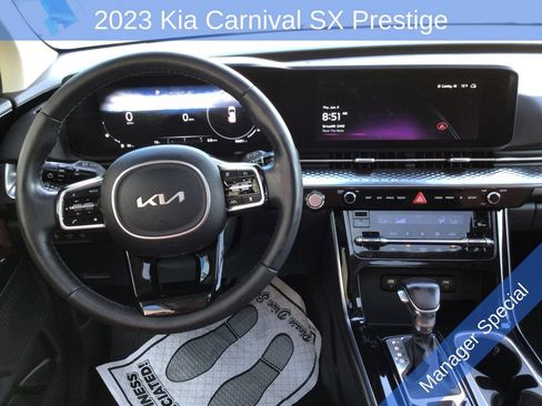 Used 2023 Kia Carnival SX Prestige FWD image 3