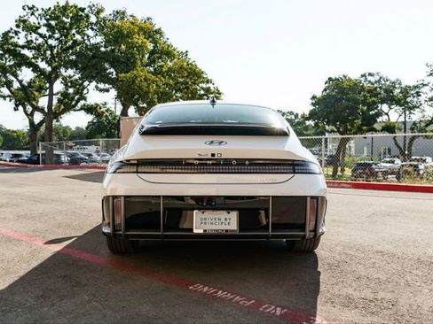 New 2025 Hyundai Ioniq 6 SE RWD image 5